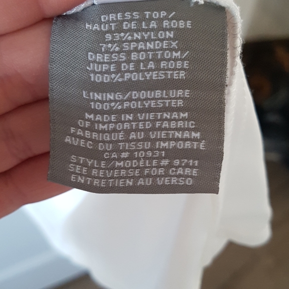 Beautiful Dress - Picture 2 of 4